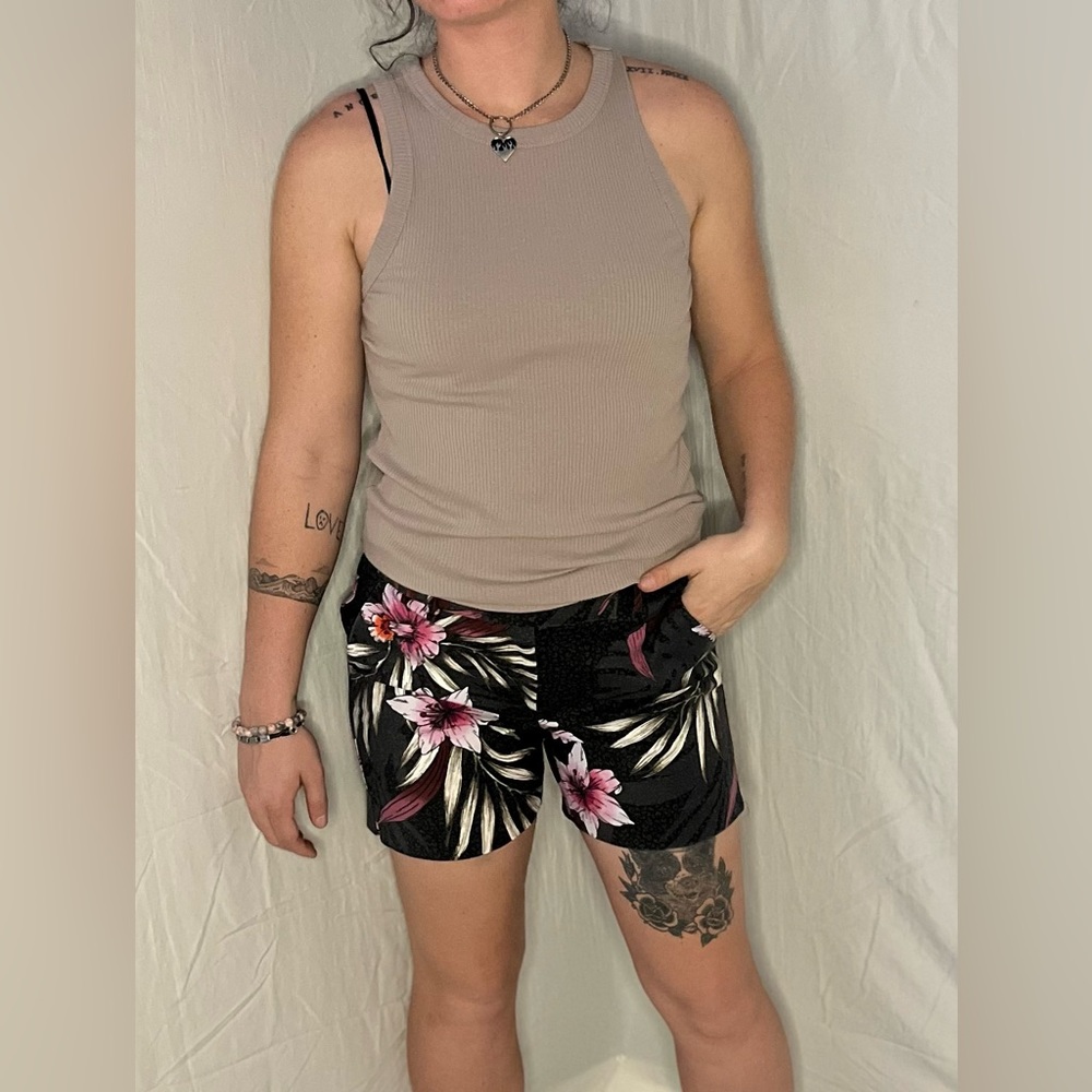 Women’s Floral Shorts 5” Short